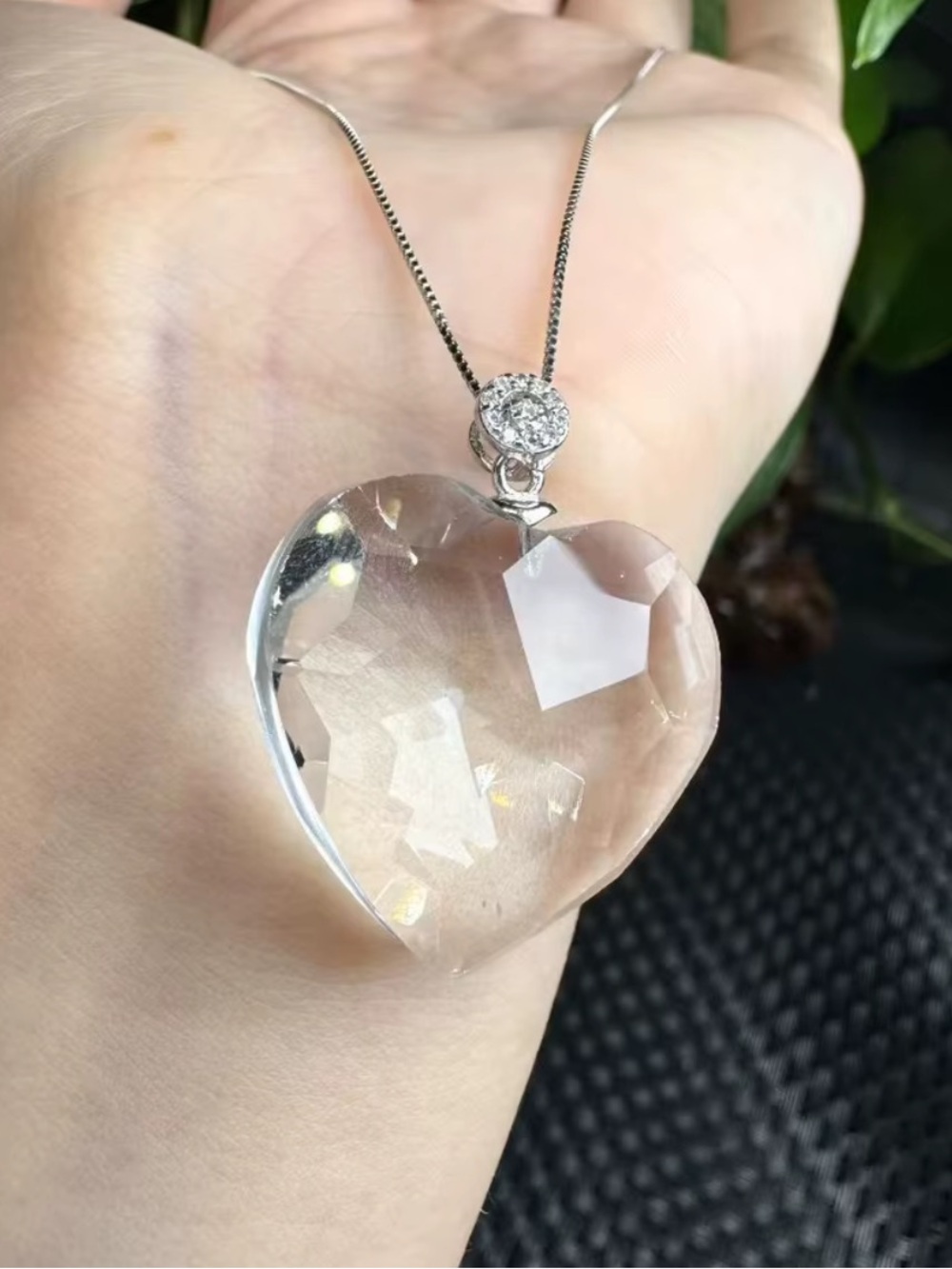 moving sale 💕 - heart shaped crystal pendant necklace